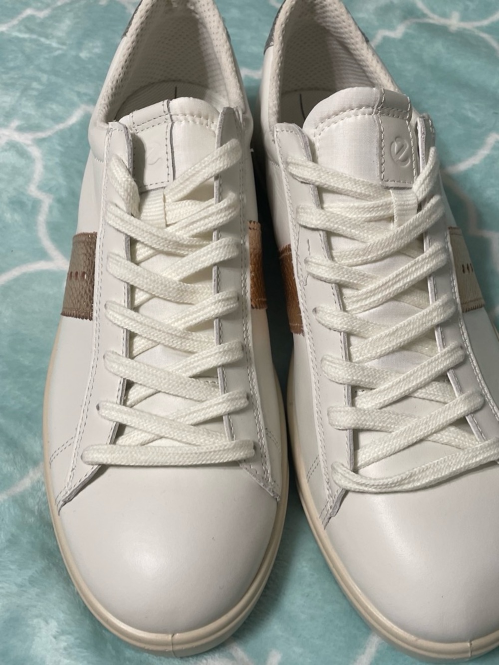 Ecco White Low-Top Lace-Up Sneakers